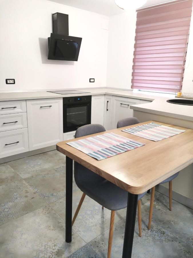 Apartment No 11 - Amarilia Apartments コンスタンツァ エクステリア 写真